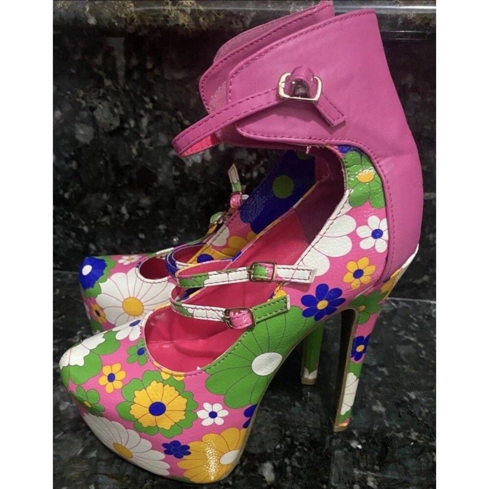 PIN UP GIRL!  AMI CLUBWEAR STRAP ON PUMPS FLOWER STILETTO HEELS- SZ 7